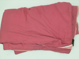 Pink 6-foot mattress cover Pink 6-foot mattress cover