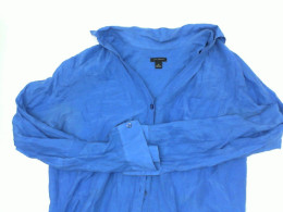 Blue long-sleeved shirt Blue long-sleeved shirt