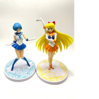 Set of 2 Sailor Moon figures