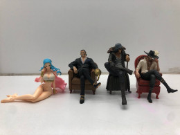 Set of 4 Japanese figures "Sitting Heroes"