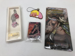 Set of 4 keychains "ONE PIECE"