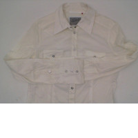 Women's white long-sleeved shirt Women's white long-sleeved shirt