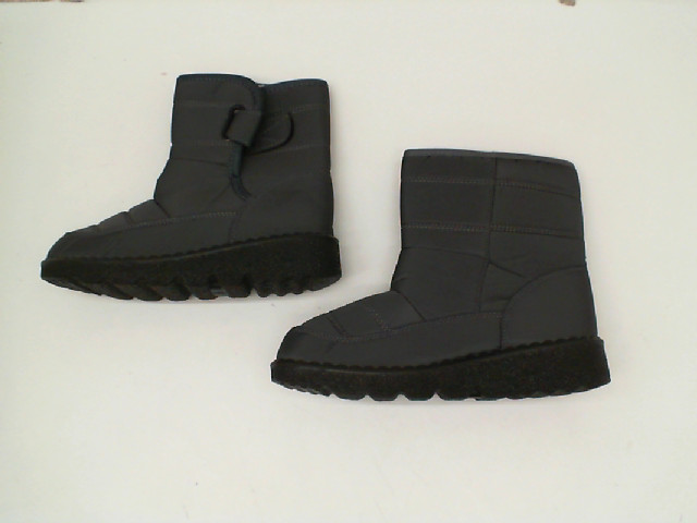 Gray snow boots Gray snow boots