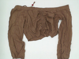 Women's brown off-shoulder top 