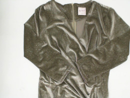 Women's long-sleeved V-neck green dress Women's long-sleeved V-neck green dress