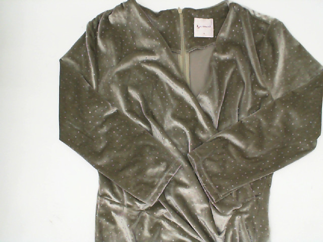 Women's long-sleeved V-neck green dress Women's long-sleeved V-neck green dress