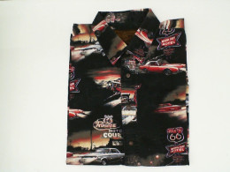 Black Hawaiian short-sleeved shirt with pattern Black Hawaiian short-sleeved shirt with pattern