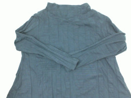 Women's blue round neck long-sleeved shirt 