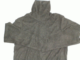 Women's gray turtleneck 
