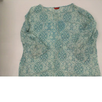 Women's long-sleeved round neck shirt in white with gray pattern Women's long-sleeved round neck shirt in white with gray pattern