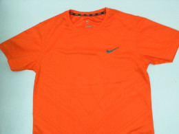 Women's orange sports shirt Women's orange sports shirt