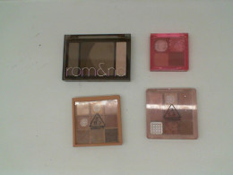 Set of 4 Women's makeup palette Set of 4 Women's makeup palette