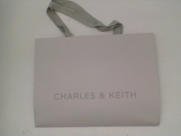 Paper bag CHARLES & KEITH