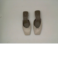 Women's cream-colored square-toe sandals 