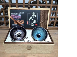 Set of 2 tea cups, gift box