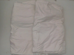 Set of 2 White 6-foot bed sheet 