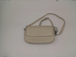 Cream colored women's shoulder bag 