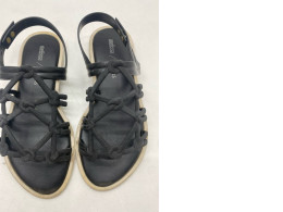 Women's black woven sandals