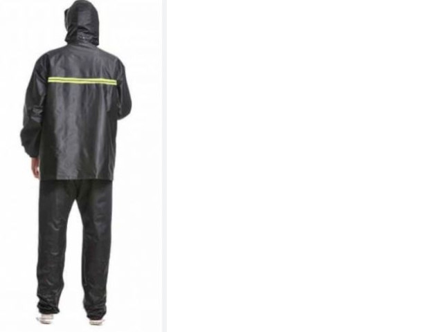 Black raincoat with reflective strip around the body Black raincoat with reflective strip around the body