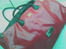 Women's shoulder bags