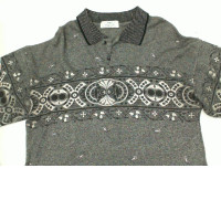 Gray short-sleeved shirt with white pattern Gray short-sleeved shirt with white pattern