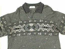 Gray short-sleeved shirt with white pattern Gray short-sleeved shirt with white pattern