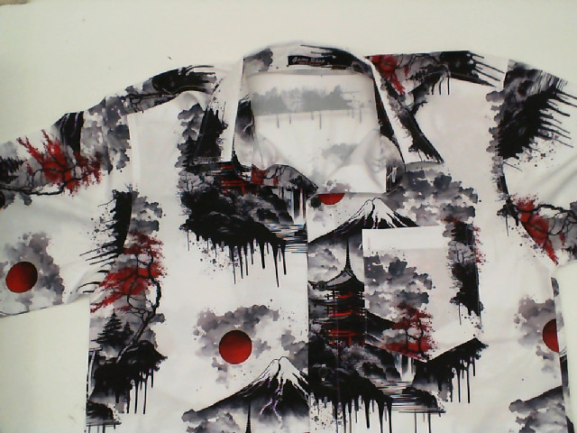 White short-sleeved shirt with Japanese building pattern White short-sleeved shirt with Japanese building pattern