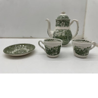 A set of green kitchen service