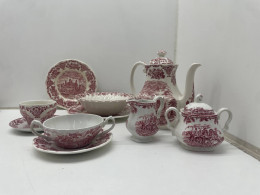 BIG SET OF KITCHEN SERVICE (RED)