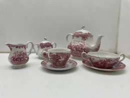 Set of kitchen service (red) Set of kitchen service (red)