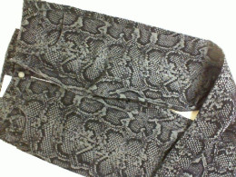 Velvet trousers with snakeskin pattern Velvet trousers with snakeskin pattern