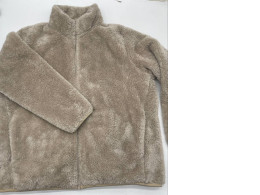 Fabric insulated beige zip-up sweatshirt