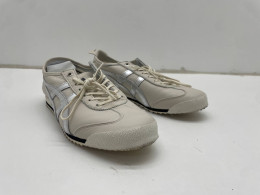 USED Asics white shoes USED Asics white shoes