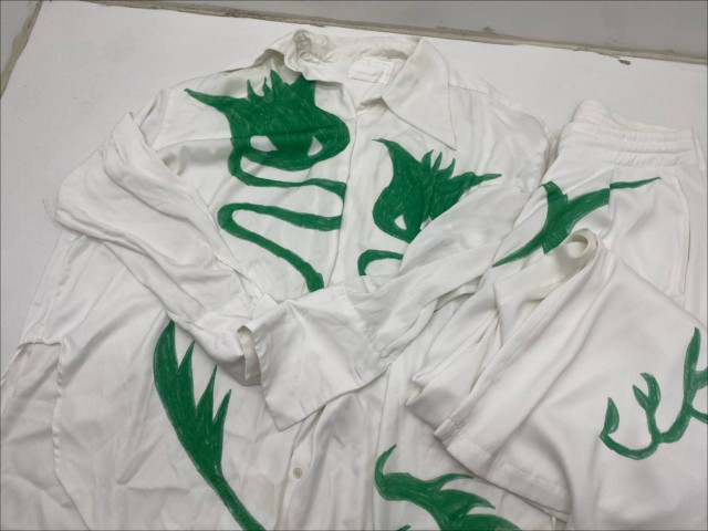 Set of 2 Long-sleeved shirt and long white pants with green pattern Set of 2 Long-sleeved shirt and long white pants with green pattern