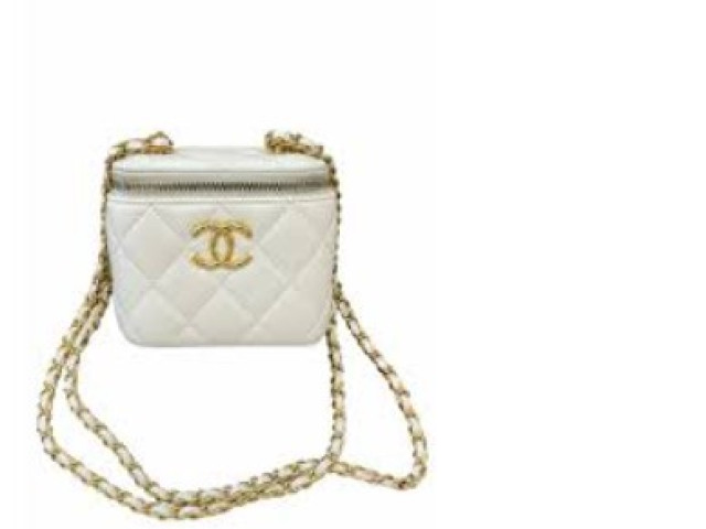 Women's white CHANEL handbag (replica) Women's white CHANEL handbag (replica)