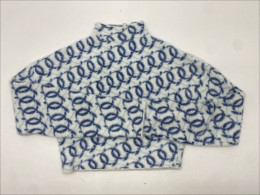 Women's long-sleeved round neck sweater in white with blue pattern Women's long-sleeved round neck sweater in white with blue pattern