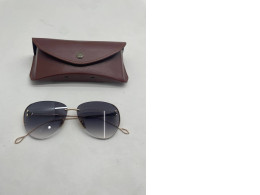 Women's sunglasses with case