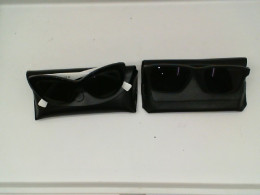 Set of 2 Women's black fashion sunglasses 