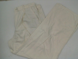 Women's white pants Women's white pants