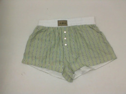 Women's cream colored shorts 