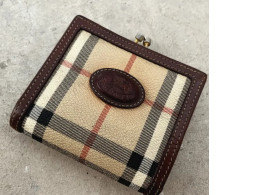 Second hand Burberry's Nova Check Kiss-lock Wallet