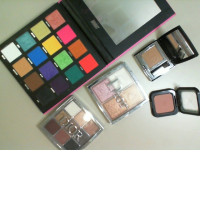 Set of 5 eyeshadow palettes Set of 5 eyeshadow palettes