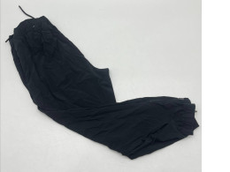 Black sports pants size L