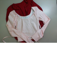 Set of 2 long sleeve sweaters Set of 2 long sleeve sweaters