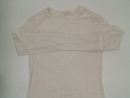 Women's white long-sleeved round neck t-shirt 