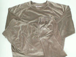 Set of  2 Green long-sleeved shirt and long pants pajamas 