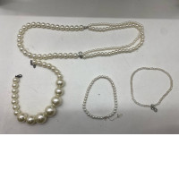 Set of 4  Women's beaded necklace