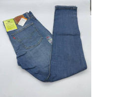 Men's Levi's light blue jeans size 32