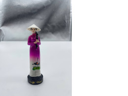 Souvenir figuire woman