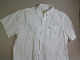 White short sleeve shirt White short sleeve shirt
